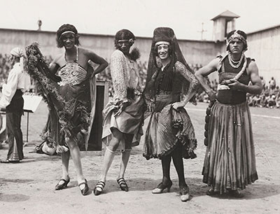 Cross-Dressers-LO